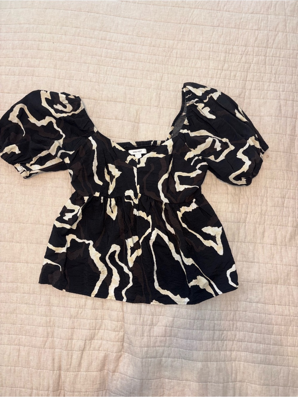 Nine West Black and Cream Abstract Puff-Sleeve Blouse